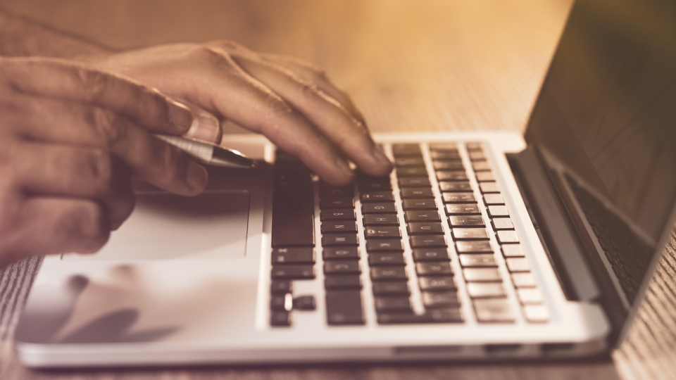 HP and Lenovo lead the sales of hardware units in Q1 2021.