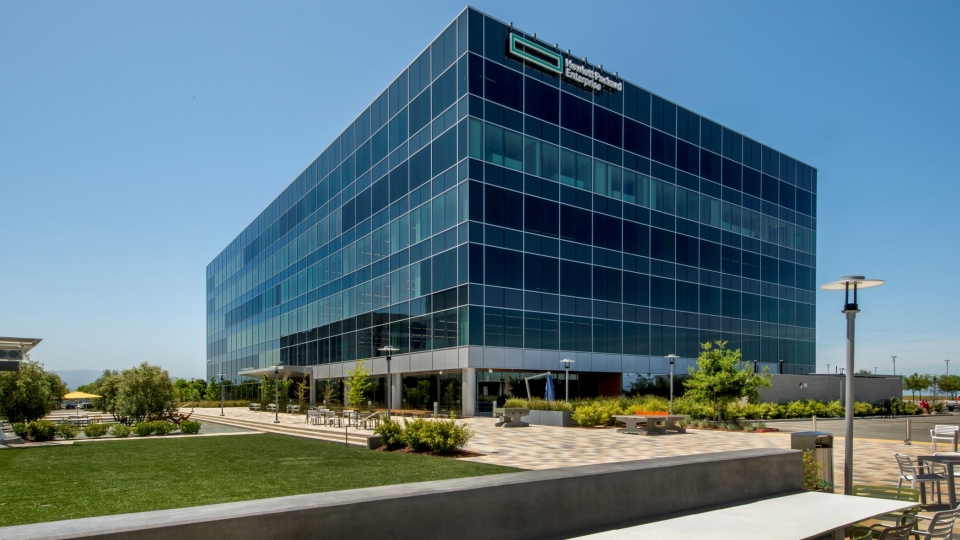 HPE reports uneven results for the year