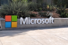MIcrosoft confirms pay freeze for staff